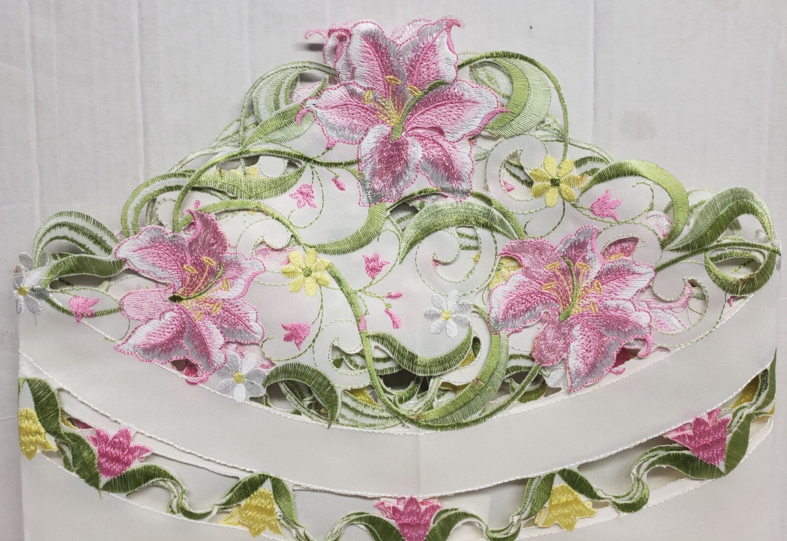 1 Fabric Embroidered Kitchen Valance(app. 58.5″Wx16″L) CUTWORK LILIES FLOWERS,CE