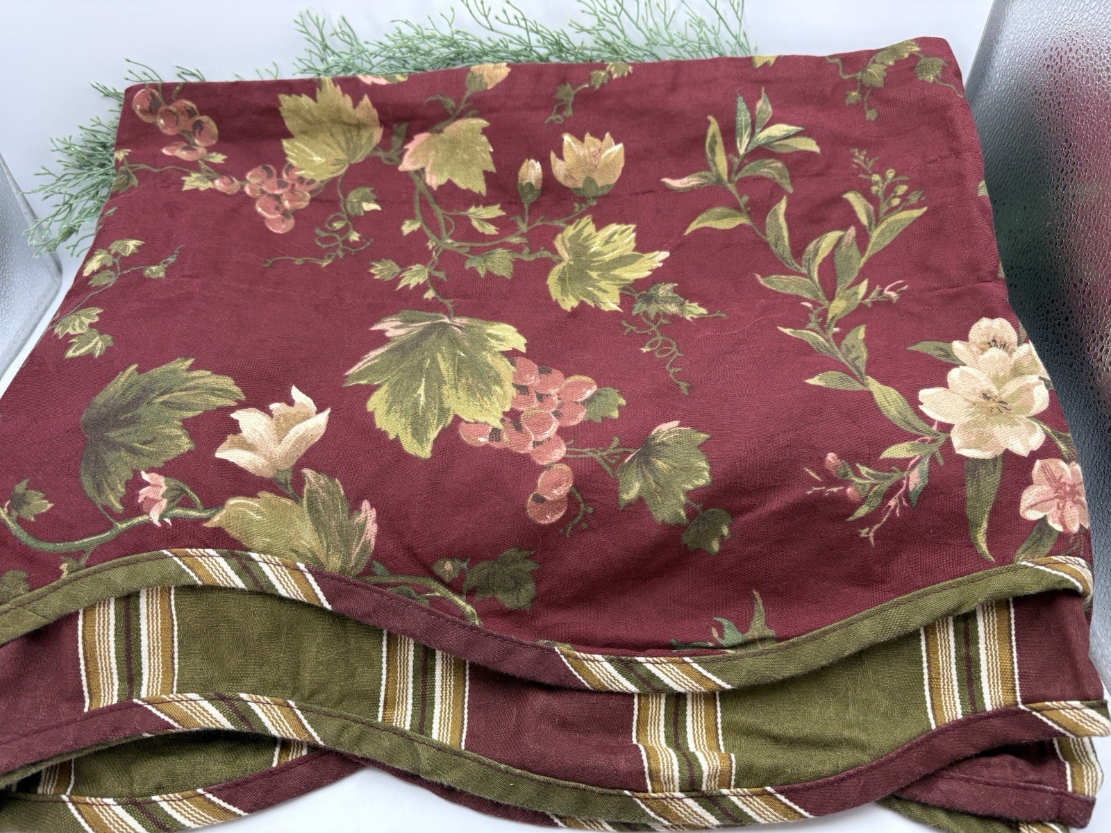 Waverly Valance Set of 6 Chianti Cabernet Grapes 16″ x 74″ Burgundy Scalloped