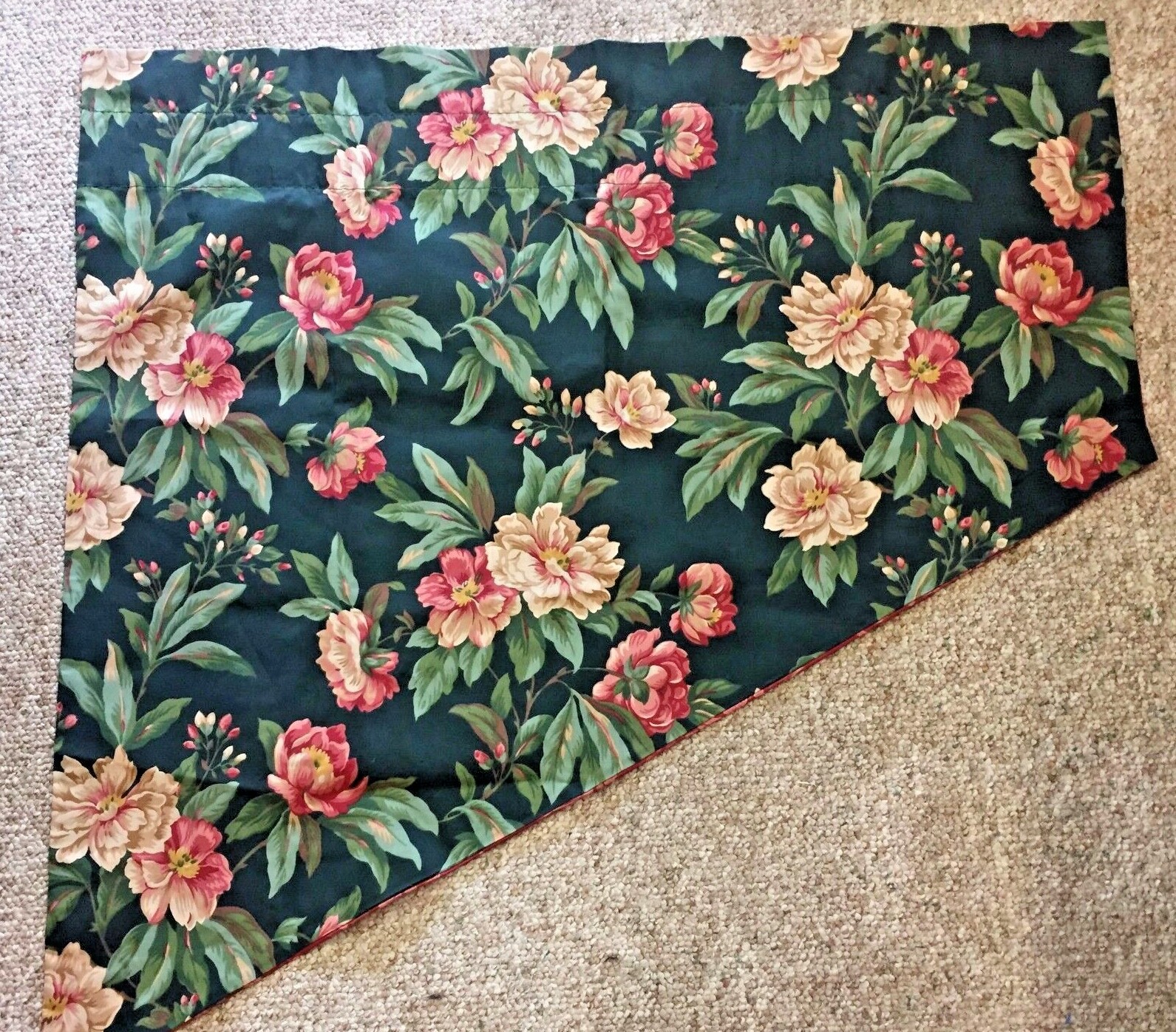 1 Pair VALANCES FLORAL Ascot Style Reds Pinks Green Background 3″ Rod Pocket