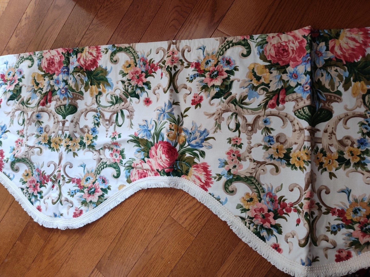 Custom Granny Scalloped Fringe Valance Floral Rose Cottage Core Classic 103×20.5