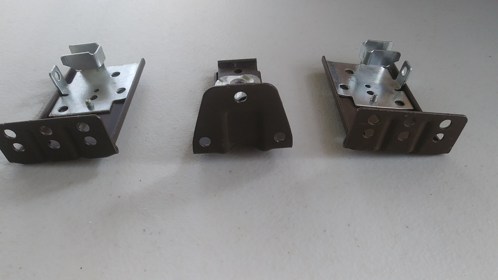 Vtg Kirsch traverse rod end brackets and support bracket set. Brown color. 464
