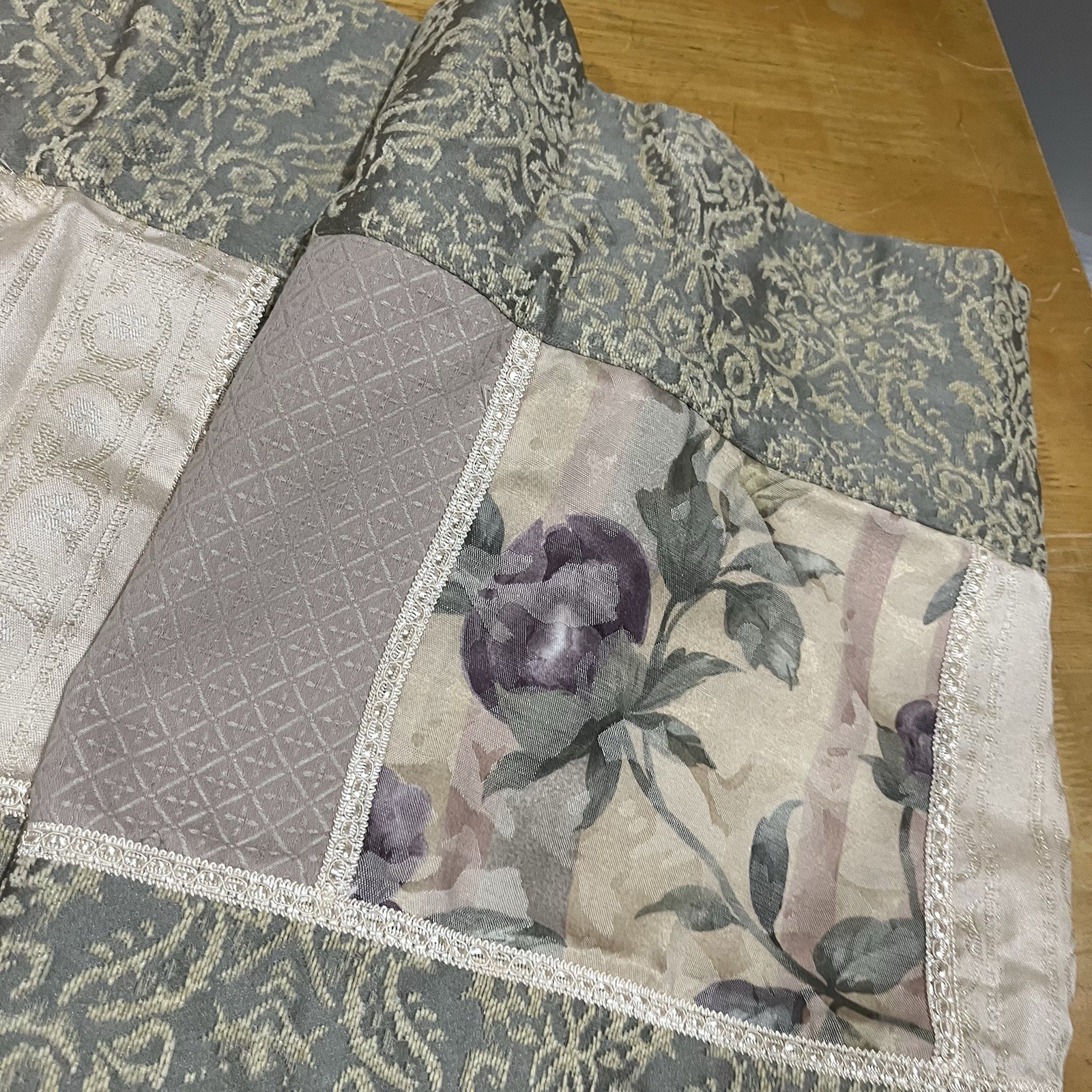 Croscill CAITLIN Lined Valance Damask Floral Sage, Purple Patchwork 18×90″