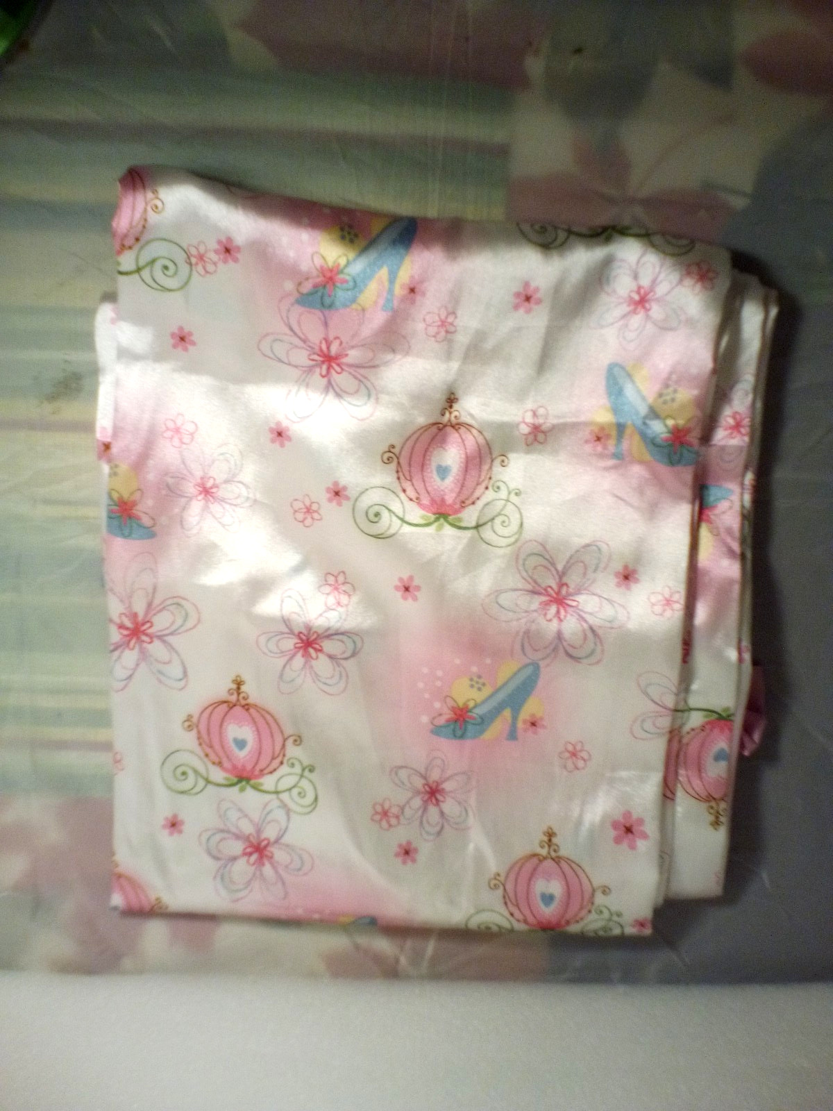 Disney Princess Cinderella Curtain Panel White Pink Bows Slipper 20” x 80” EUC