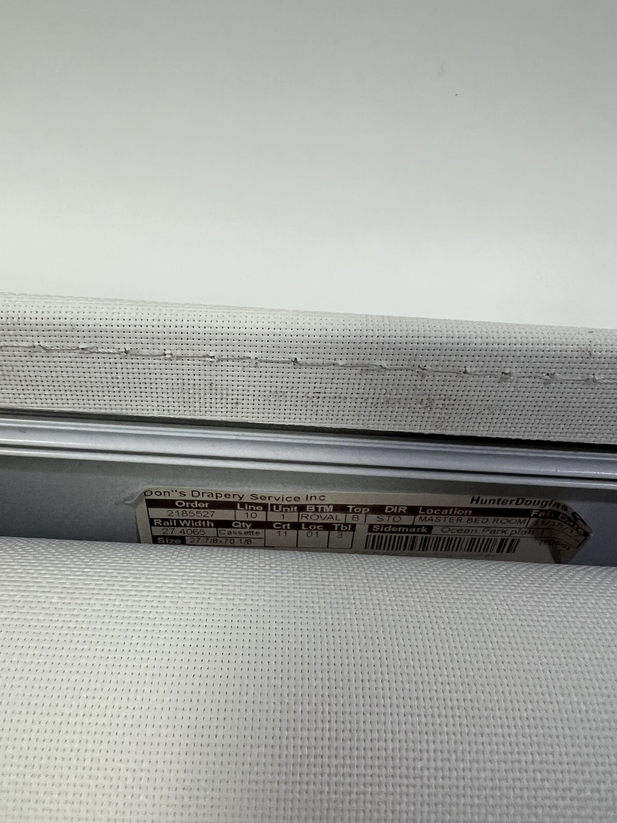 NEW Hunter Douglas Silhouette Window Shade White Size 27 7/8 x 70 1/8