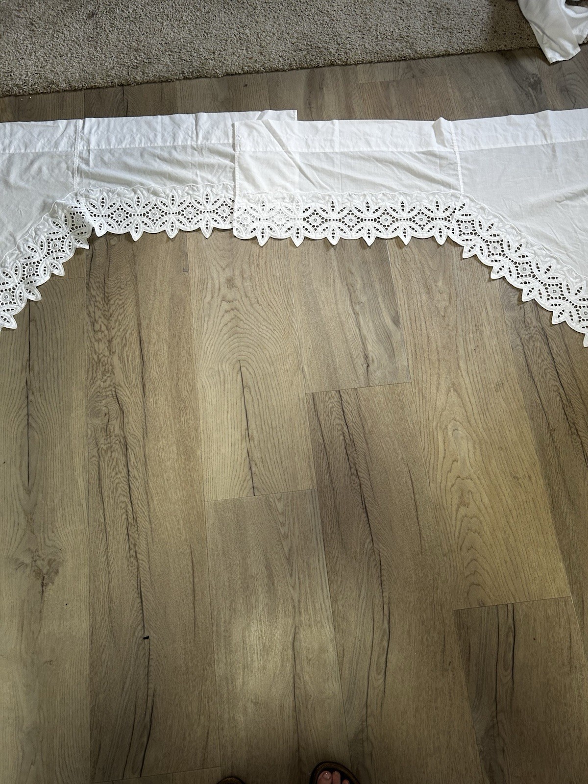 JCPennWhite Cotton Floral Embroidered Textured Rod Pocket Curtain Panel 79 x 36″