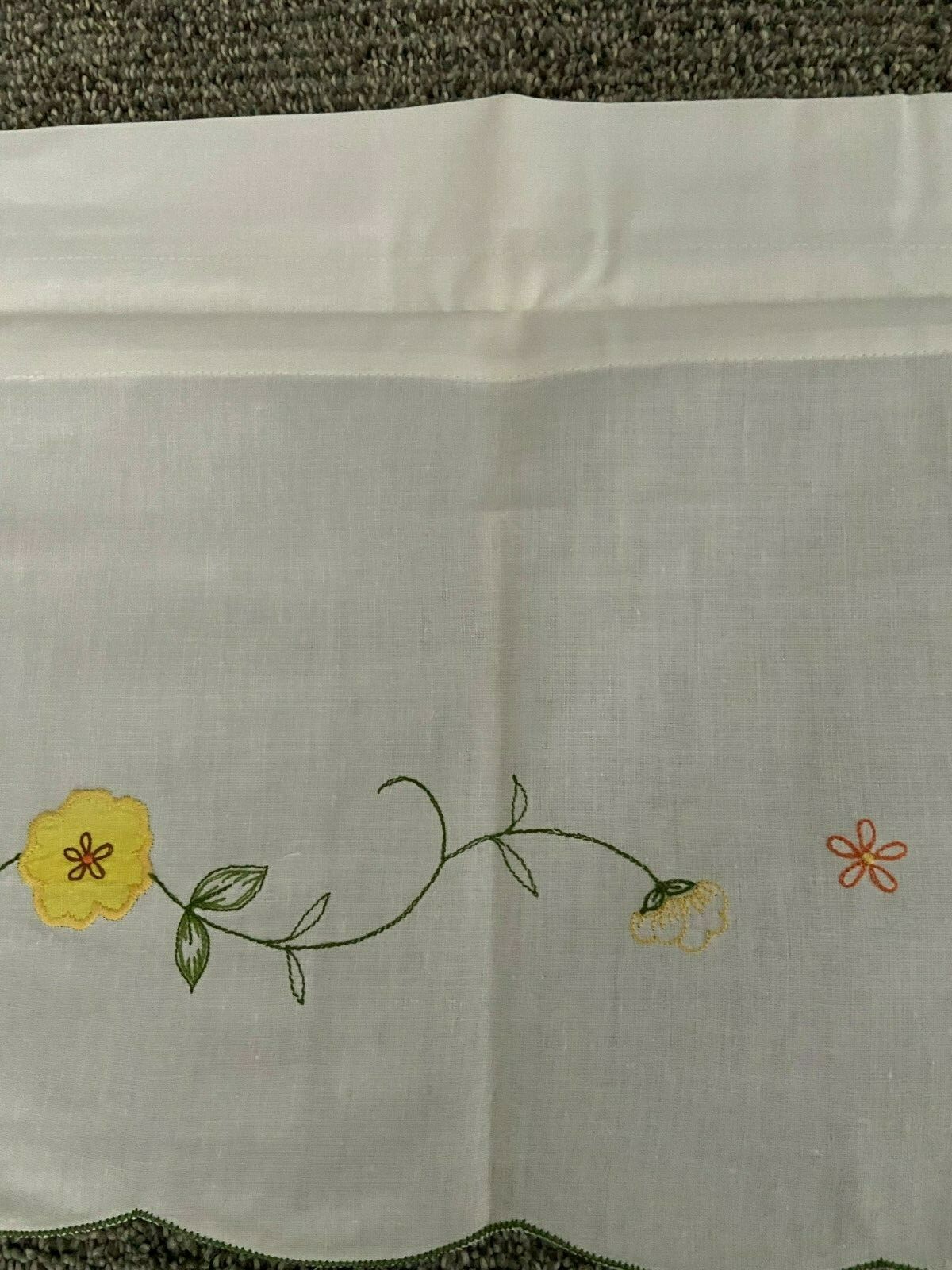 Sunflower Embroidered Yellow and White Window Valance Scalloped 68 x 12 Vintage