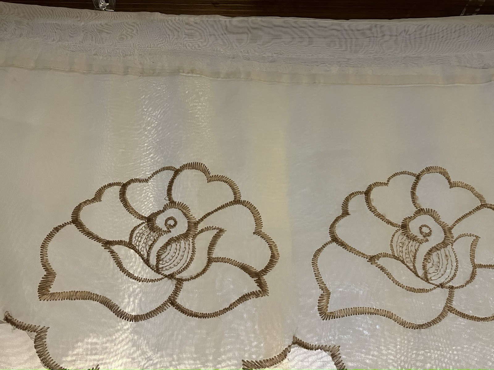 Vintage Sheer Curtain Panel with Embroidered flowers. 82 in x 59 in