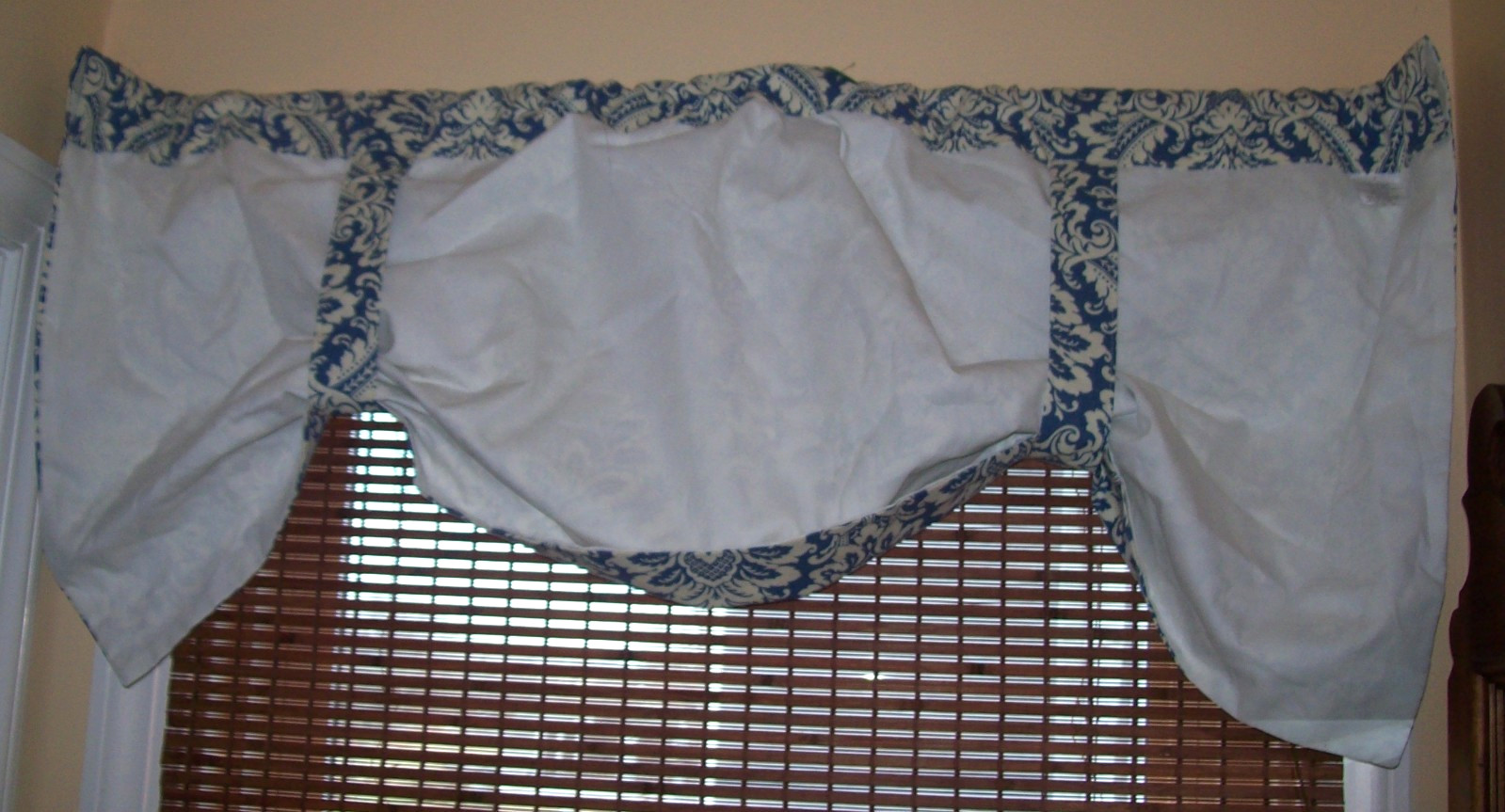 2 Waverly Donnington Cornflower Blue White Damask Tie-Up Shades–52″ x 32″