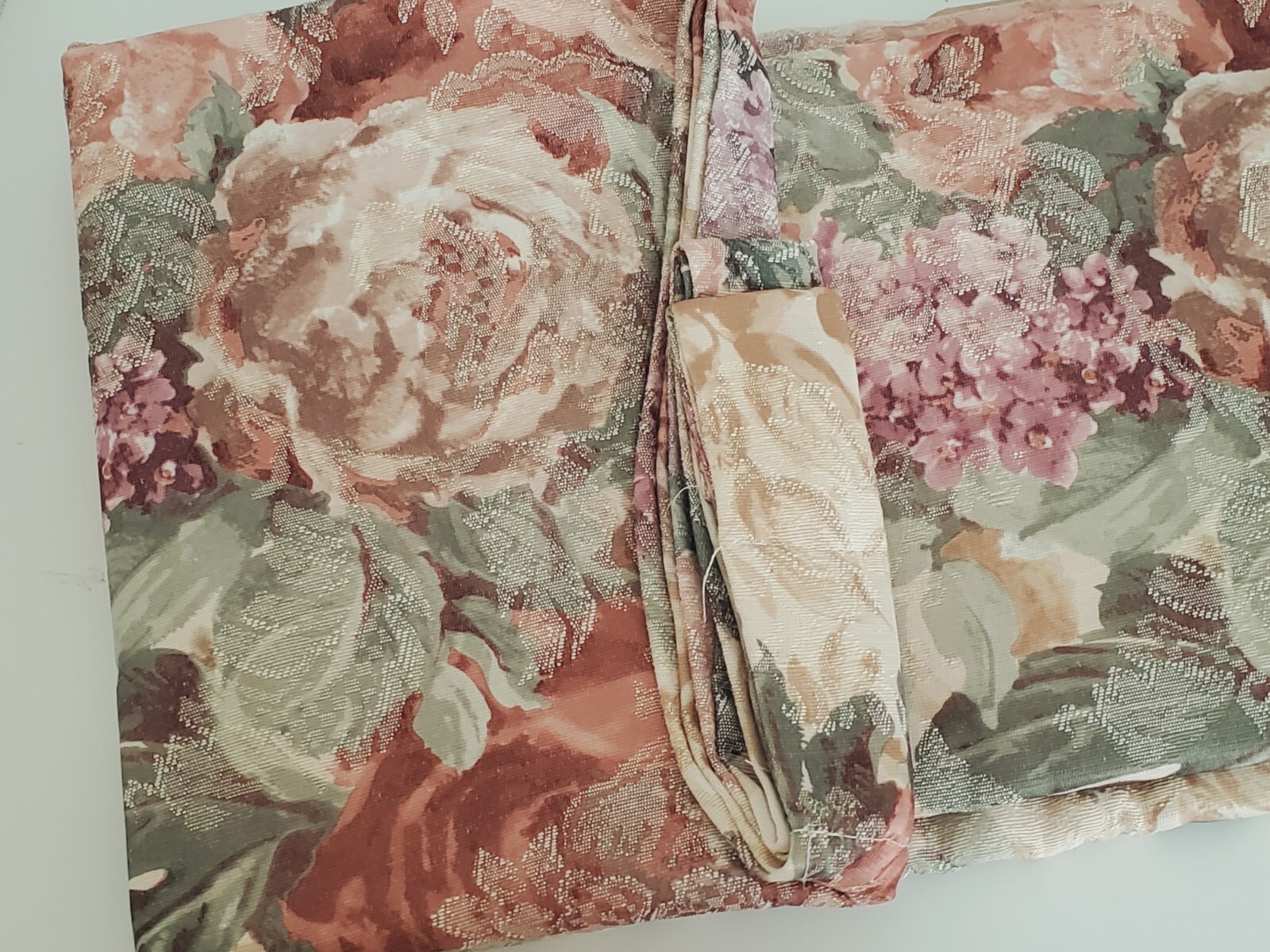VTG Croscill Style #3753 Blouson Window Valance Topper Floral 88″ x 15″ NOS