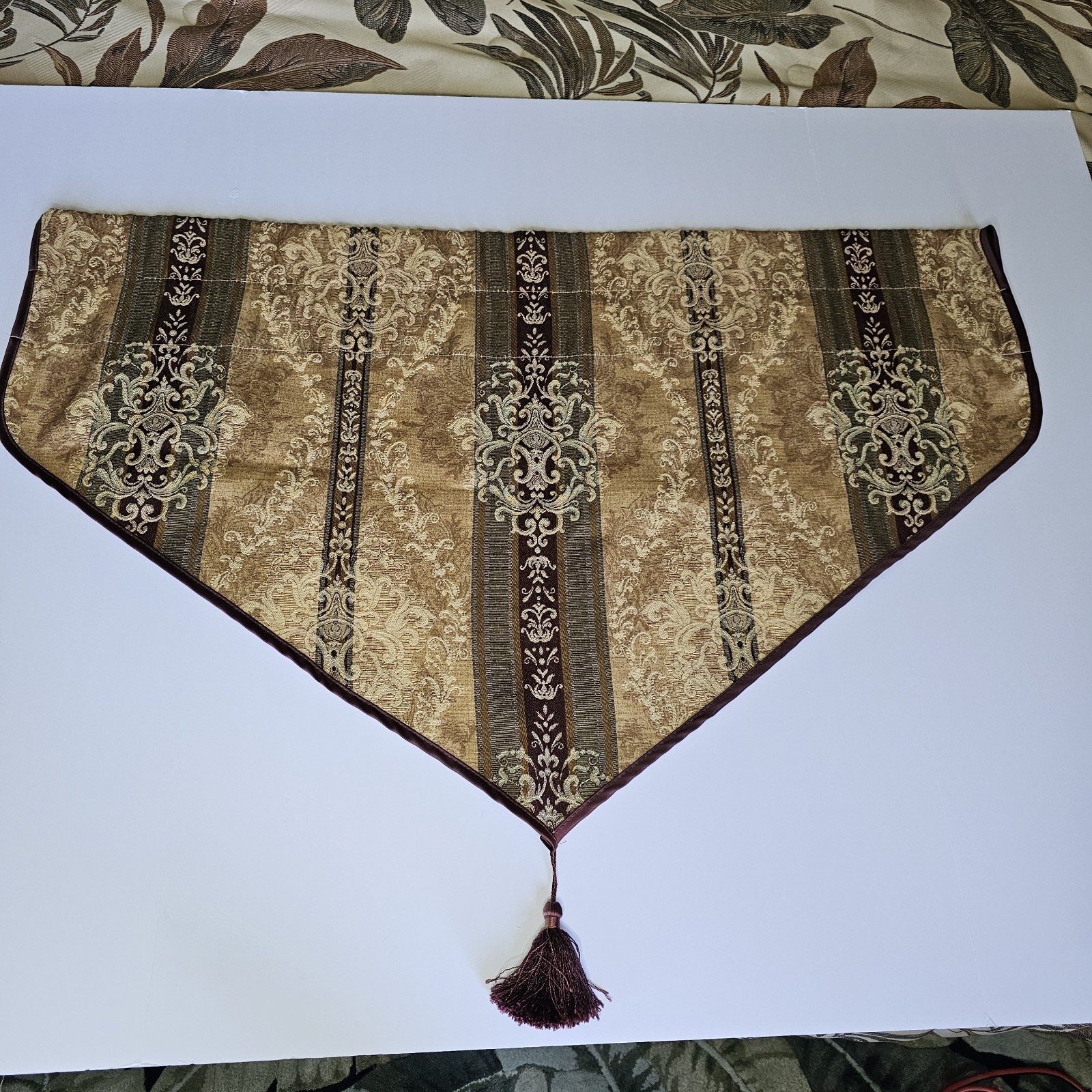 Croscill Townhouse Ascot Valances Stripe Burgundy Green Gold Tassels Set Of 4