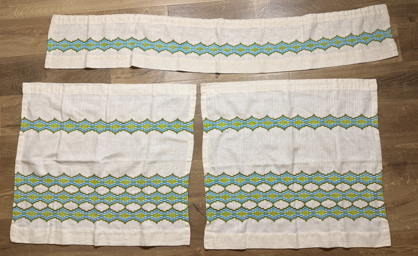 VTG JC Penny Embroidered Cafe Curtains & Valance Set Blue Green MCM 70’s Groovy