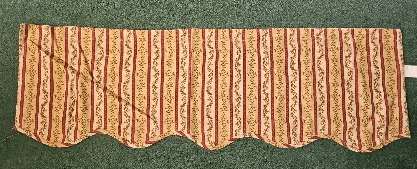 Better Homes and Gardens Reversible Valance Tuscan Retreat Sage Burgandy 50×14