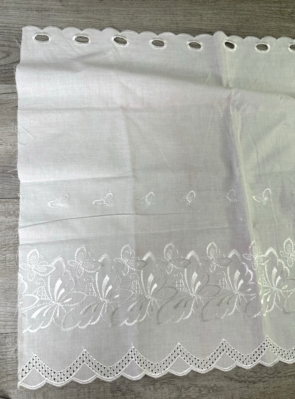 Unbranded 18″ X 44″ White Valance Unfinished Edges Butterfly Design