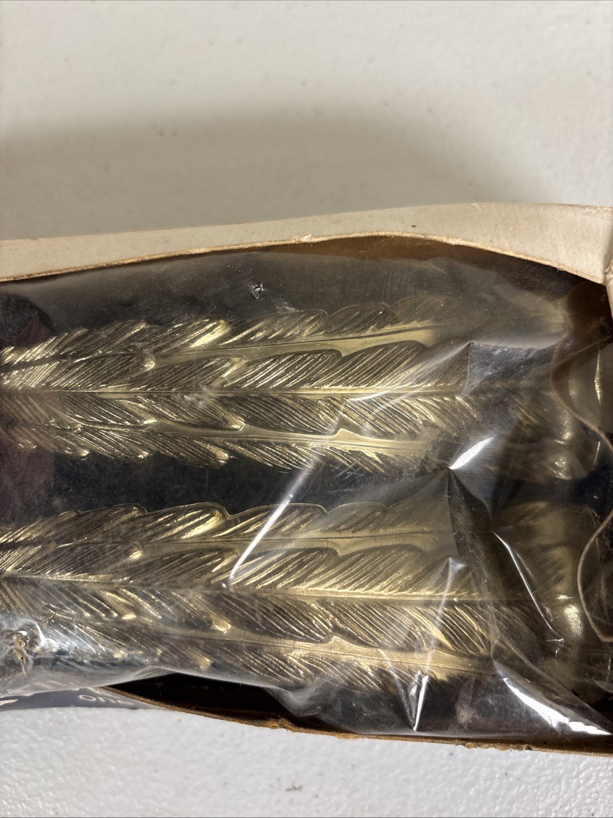 Kirsch Gold Metallic Feather Curtain Holdbacks Tiebacks Vintage Decorative NEW