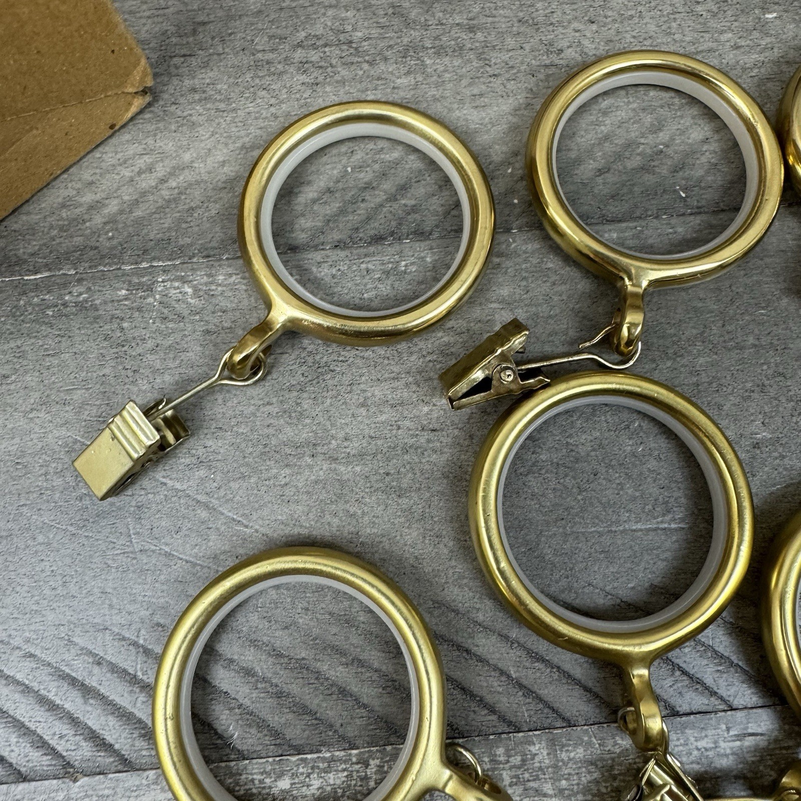 Rejuvenation 1-1/4″ Drapery Curtain Ring Set Aged Brass Set/7 Scuffed Read OB