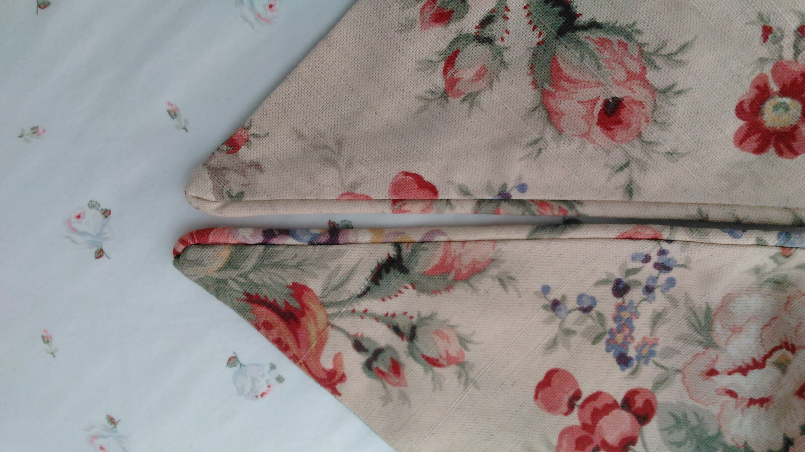 CHAPS LARGE WINDOW SCARF-2 FABRICS-PARCHMENT AND PLAID-252″ LONG COTTON FABRIC