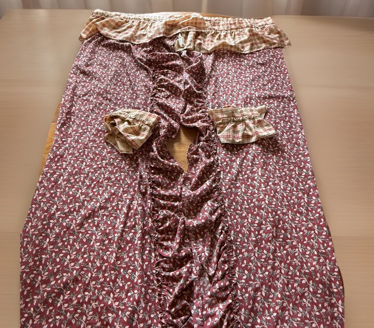 Vtg SET 3 Ruffled Priscilla Curtains & Tieback Grey Floral Tattersall Plaid 78”L