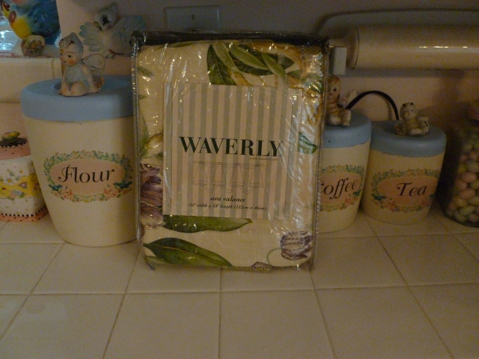 NIP New In Package Beautiful Waverly Ava Floral Valance 44×18