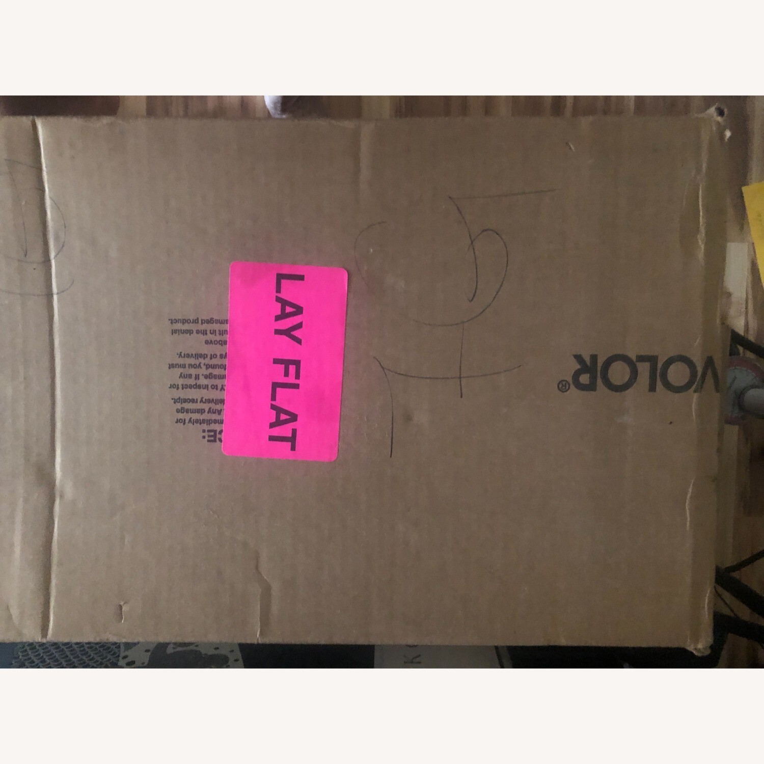 BRAND NEW / 4 – Levolor Roman Lift Type Cordless Shades – (Upper West Side)