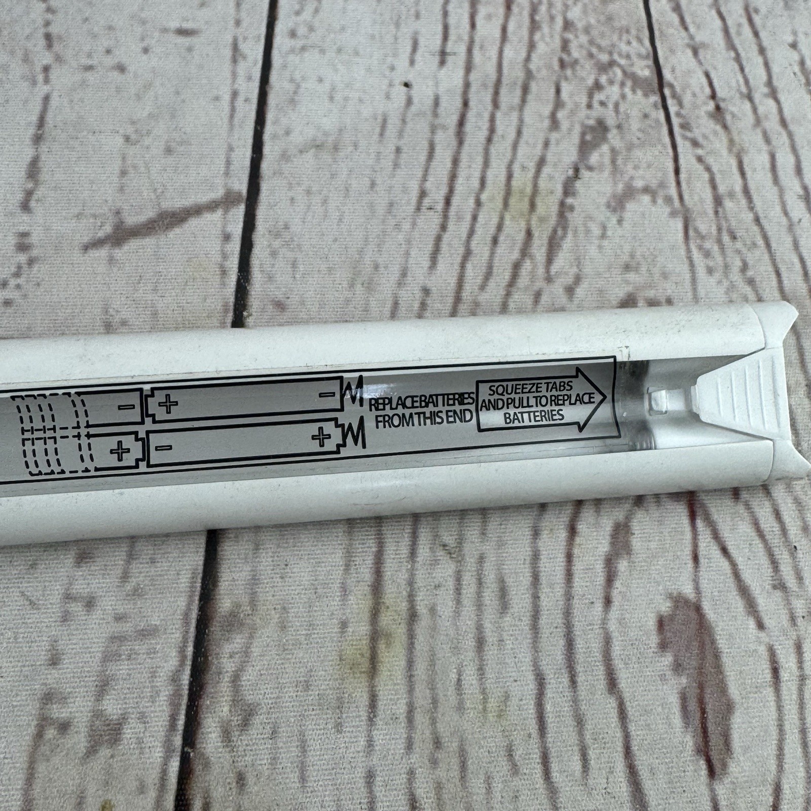 Hunter Douglas PowerView Battery Wand Tube Motorized Shade 14in