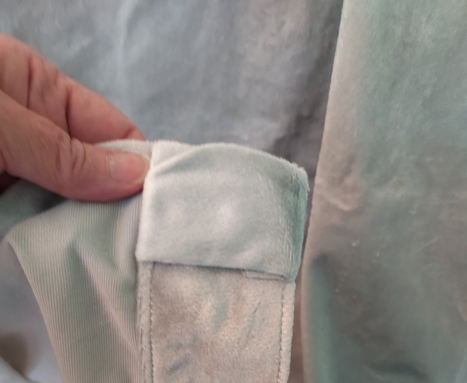 EUC! Set 2 Silver Velvety Curtain Panels 40×81″ By Rachel Roy Machine Washable