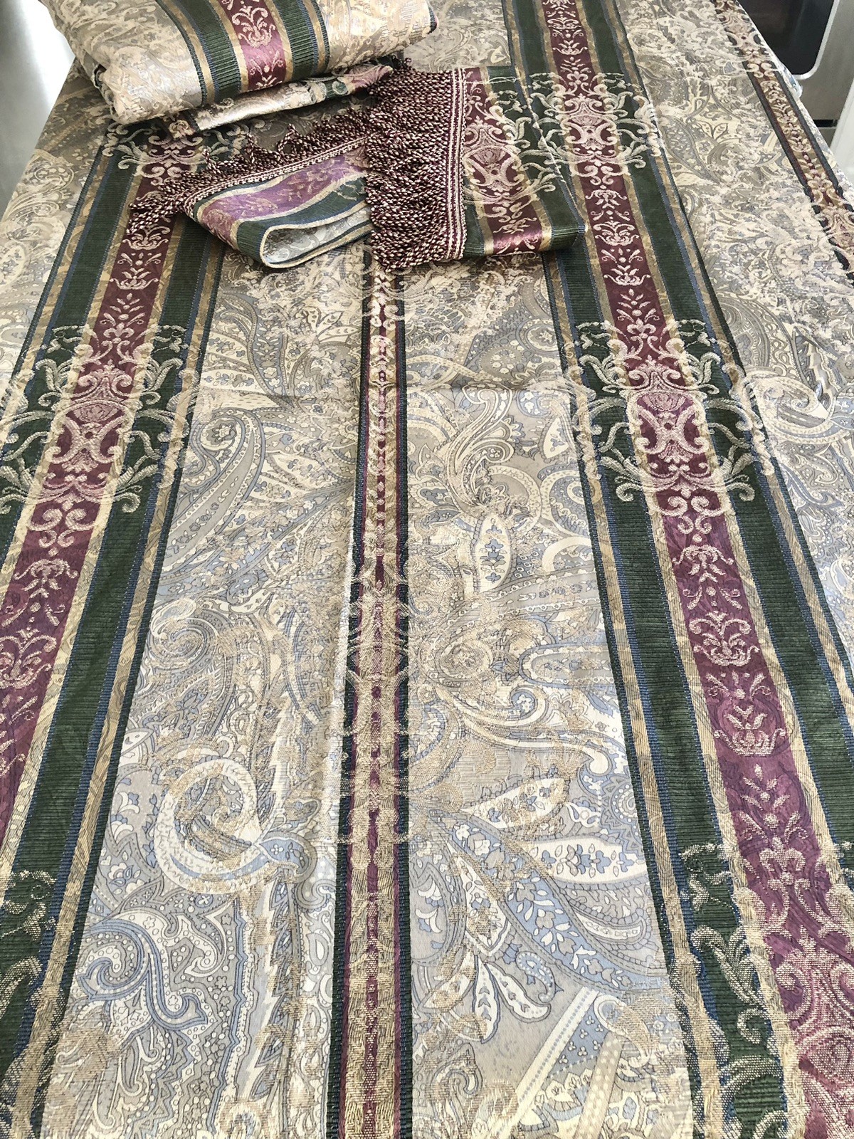 A Vtg Croscill Town House Dover Manor Drapery Panels &Tiebacks Lined 80”x85” USA