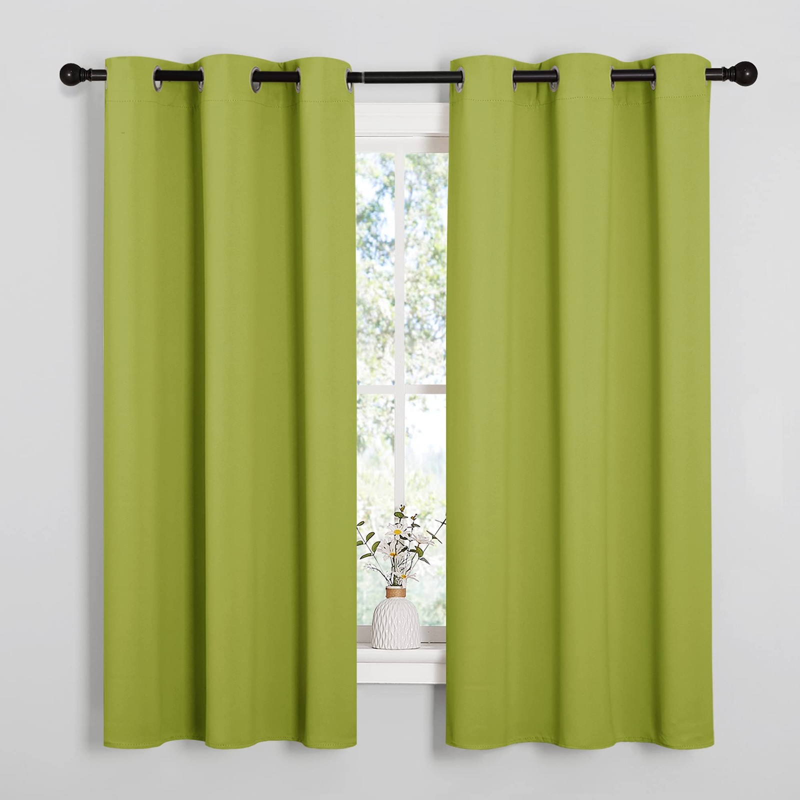 Thermal Insulated Solid Grommet Blackout Holiday Decorative Curtains/Drapes for