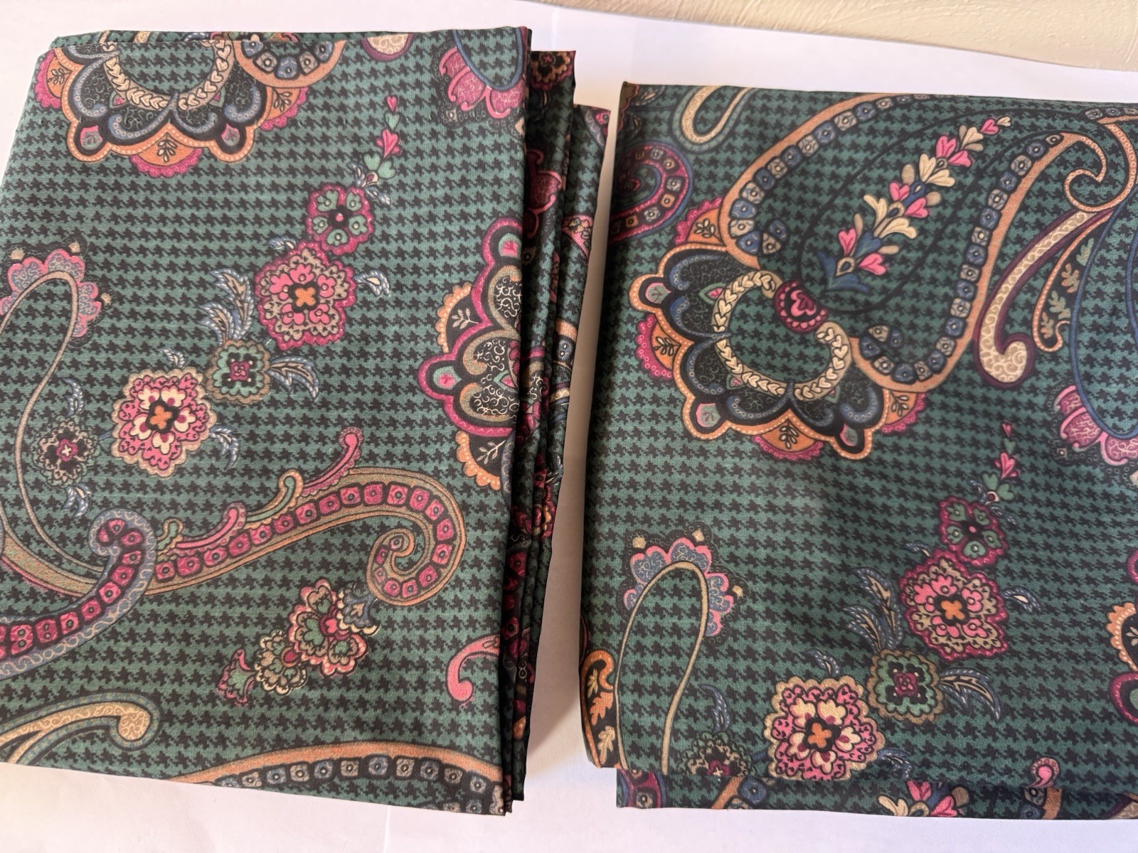 2 Croscill Blouson Equestrian Valances Herringbone/Paisley Spruce Green 18×88”