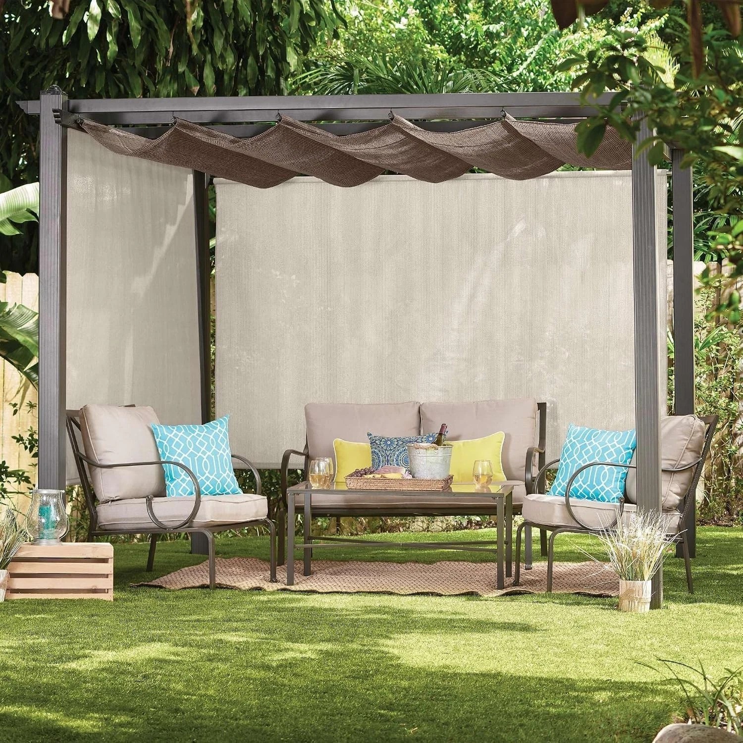Outdoor Cordless Sun Blocking Roller Shade