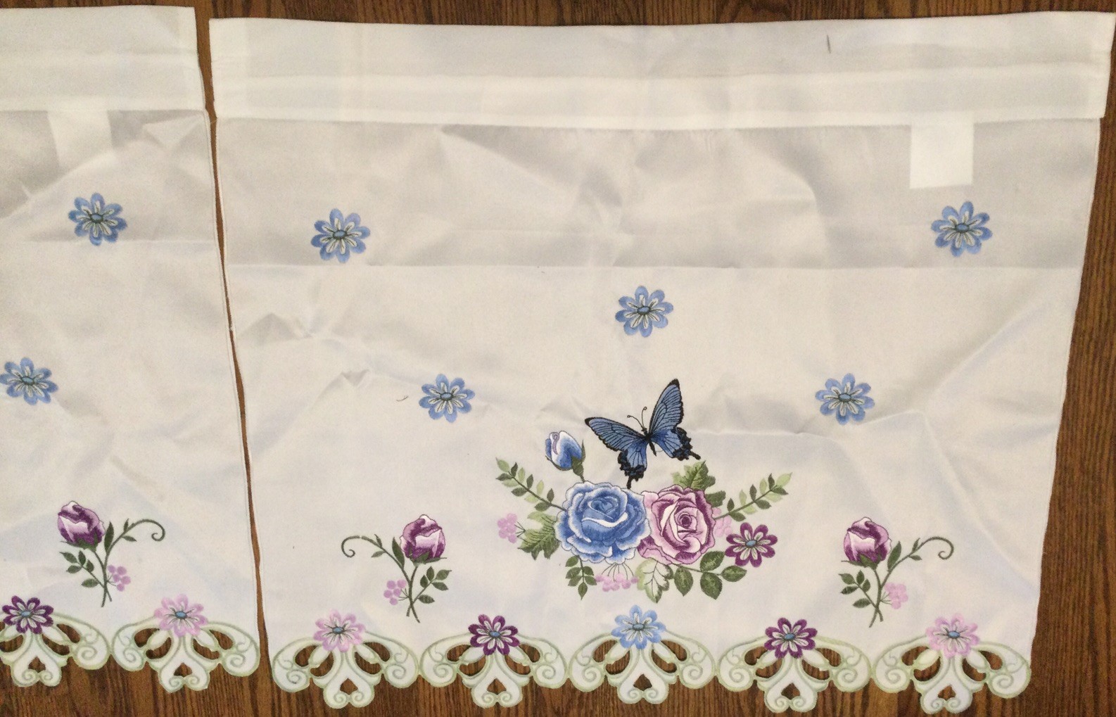 Embroidered White 2 Tiers Window Curtains Blue Roses Butterflies 24.5”x 28” NEW