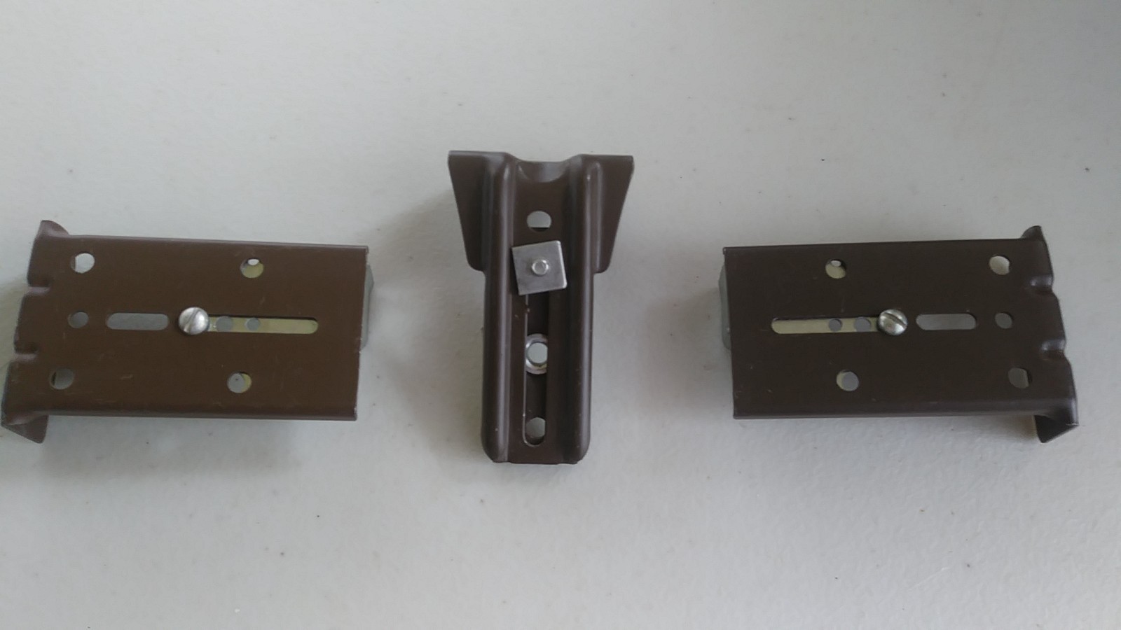 Vtg Kirsch traverse rod end brackets and support bracket set. Brown color. 464