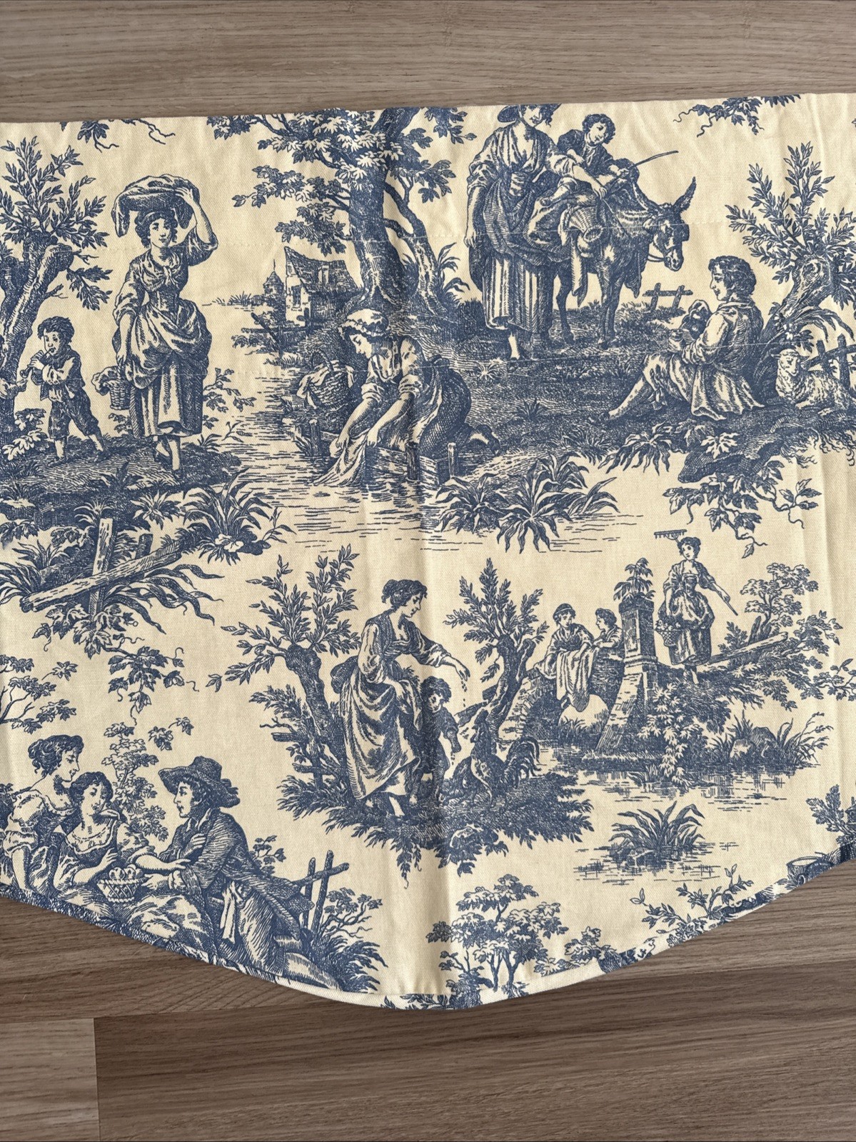 Waverly Country Life Toile Blue And Cream Scalloped Lined Window Valance