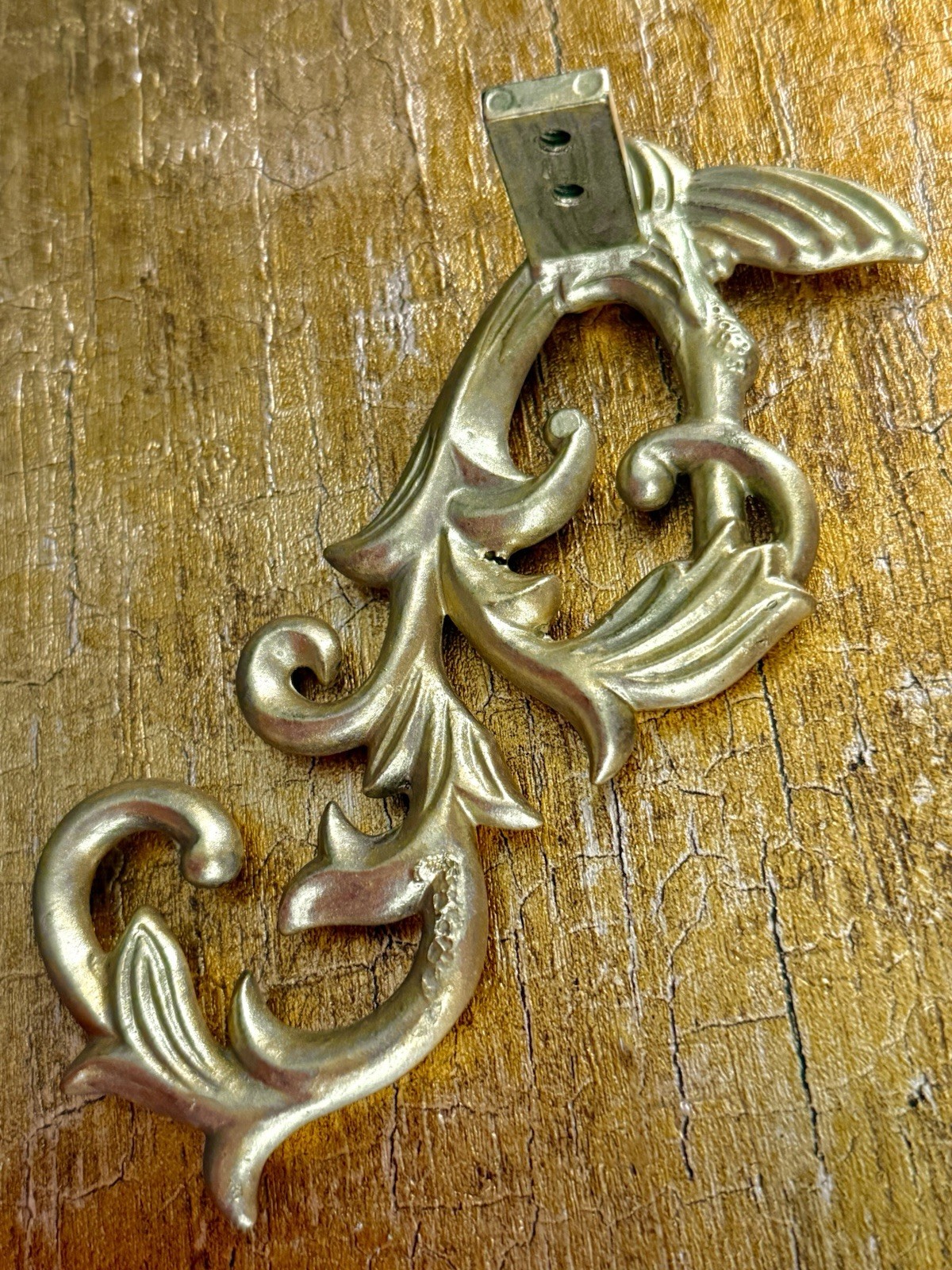 Set of 4 Vtg Ornate Gold Leaf Scroll Hollywood Regency Baroque Curtain Tie Backs