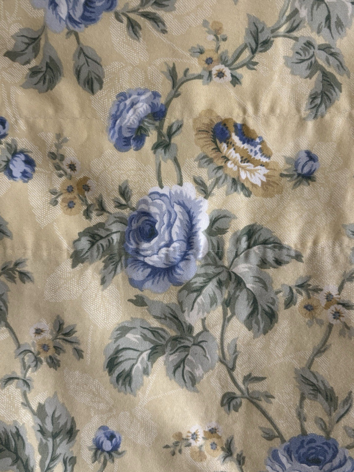 Waverly 1 Window Valance Yellow Floral Blue Roses Scalloped 20″x78″ French