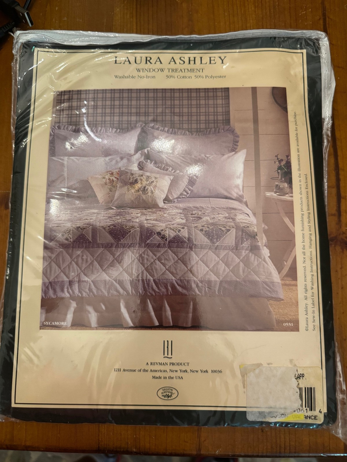 LAURA ASHLEY BLUE SYCAMORE/QUARTET BLOUSON WINDOW VALANCE. NIP.