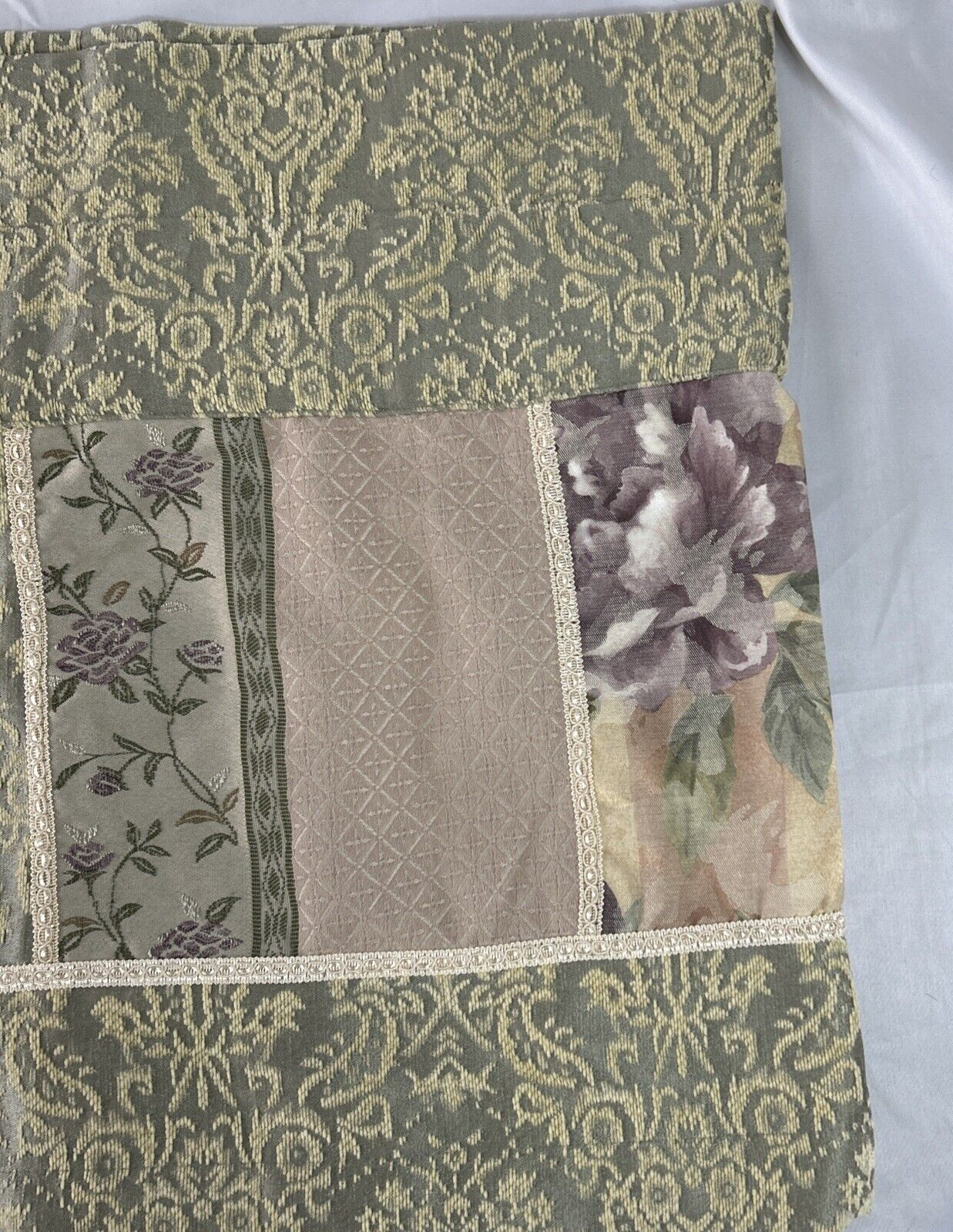 CROSCILL HOME Valance Patchwork Quilt/Tapestry Design 88″x17″ RN21857