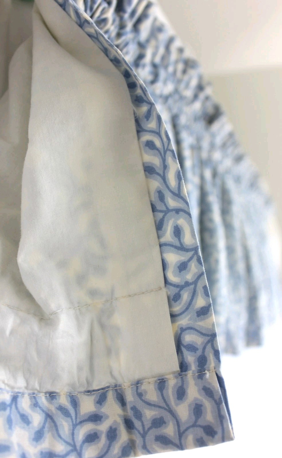 Custom Botanical Valance 150″ Blue & White Rose Hips Lined Dual Rod Pocket Vtg