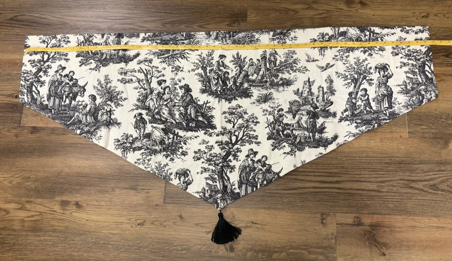 Waverly Country Life Toile Valances Ascot Beige Black Set of 3