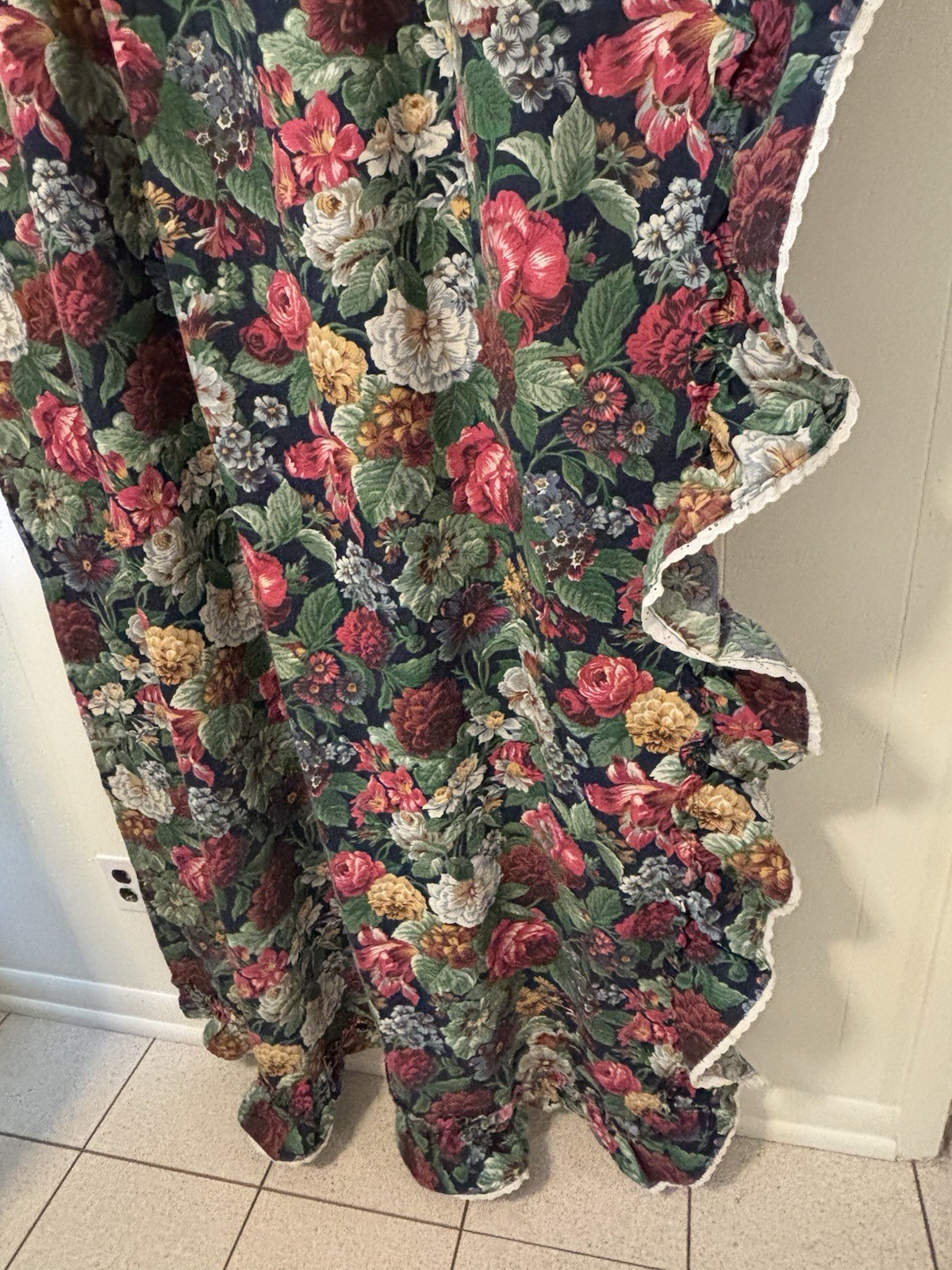 VTG 90s Curtain Panel Floral Ruffle LEFT side Navy Green Vibrant 45″W x 84″L EUC