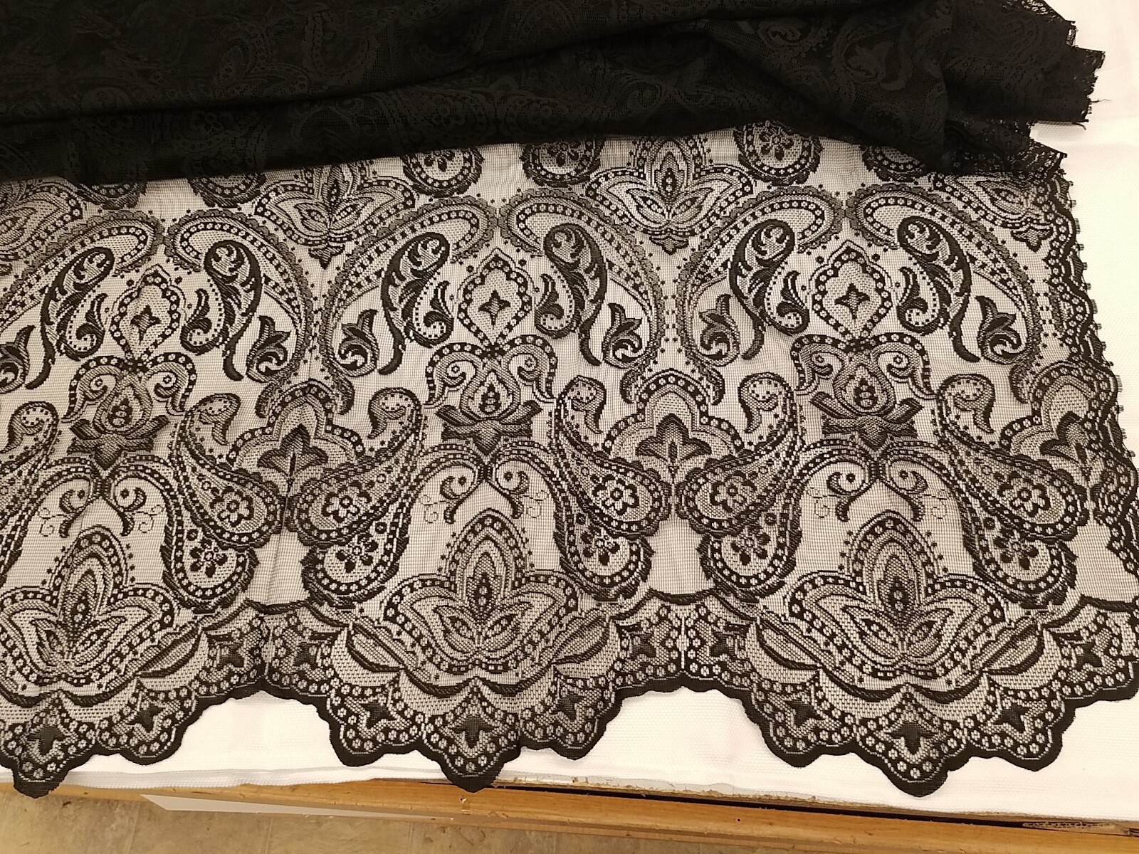 1PC Paisley Madrid Scalloped Lace Panel Curtain Attached Valance 56×84 Halloween