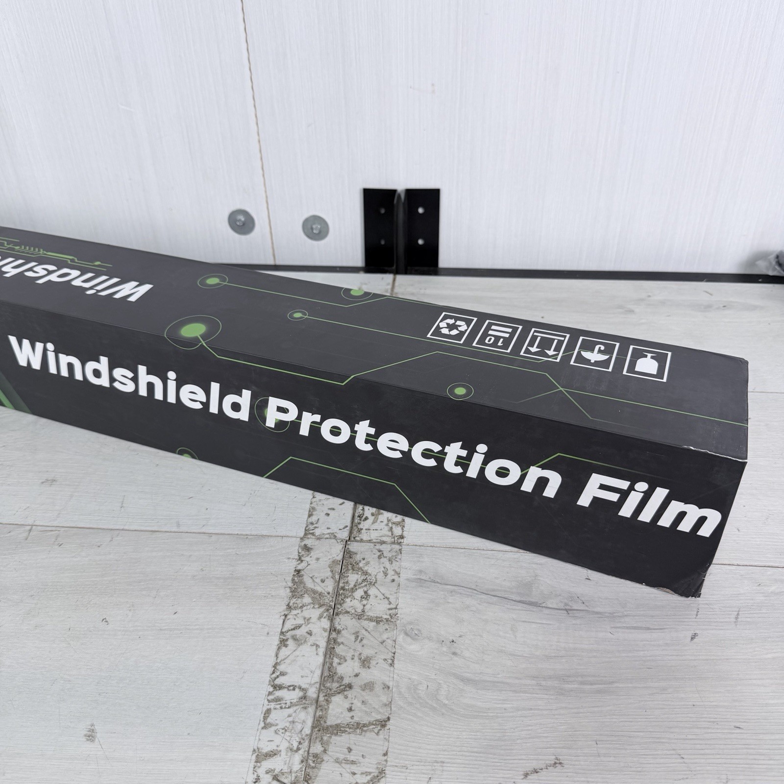 Windshield Protection Film – Scratch-Resistant UV Blocking 48″x5’