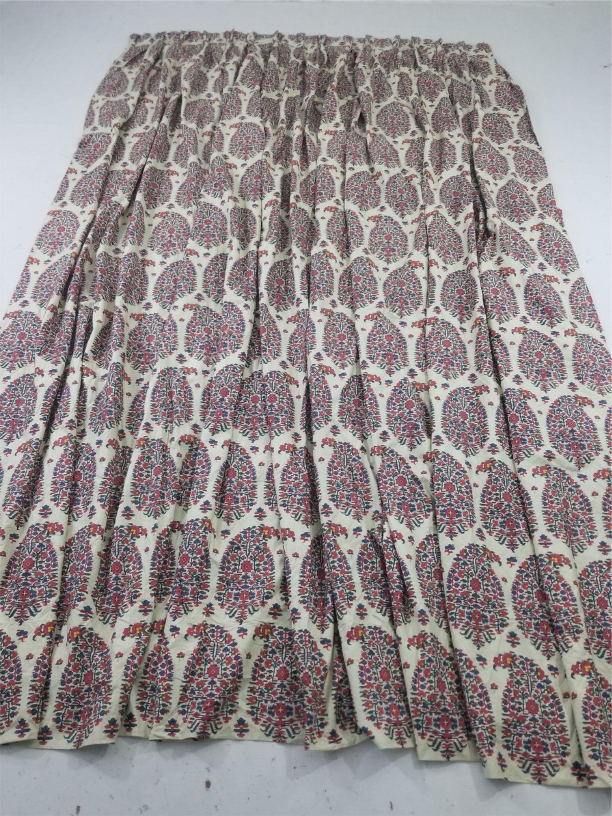 Vintage Traditional Indian Style Paisley Printed Curtain Panel 124x114in