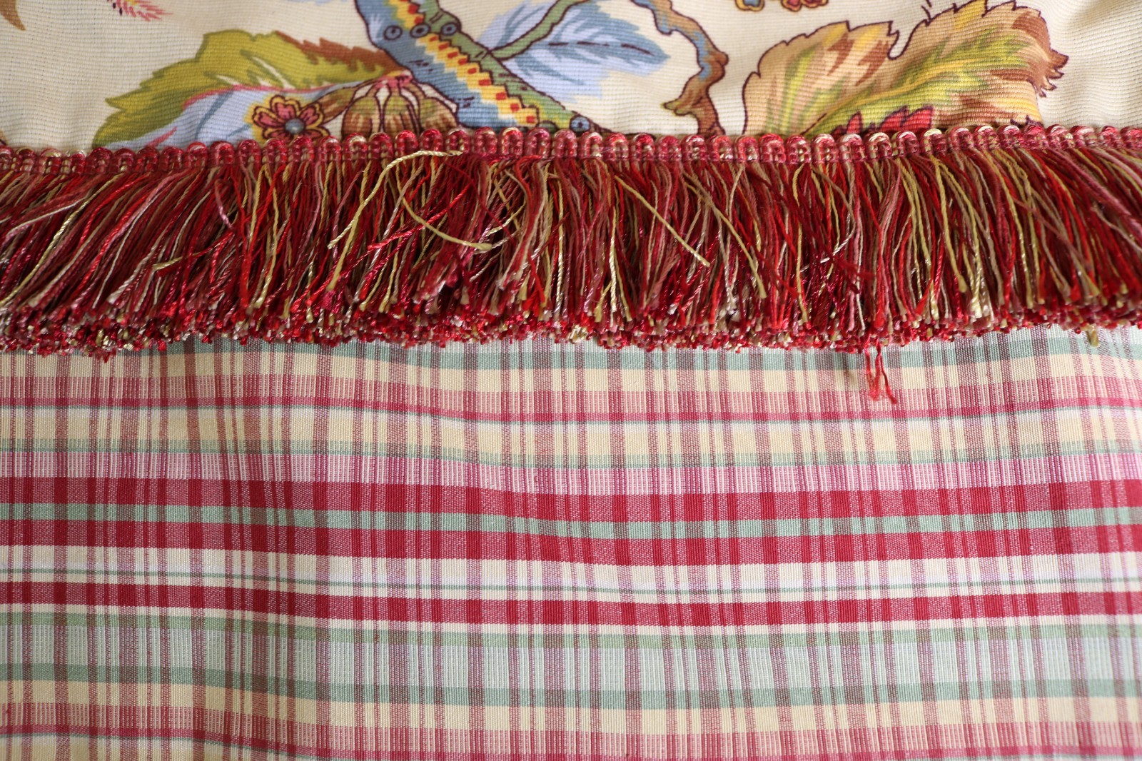 Waverly Hyde Park Valance Jacobean Floral Tassel Fringe Red Green Tan 23″x76″