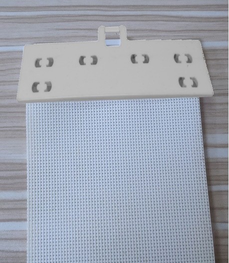 Plastic White 10 pcs Vertical Blind Top Hangers/Clips-for 89mm (3.5 inch)