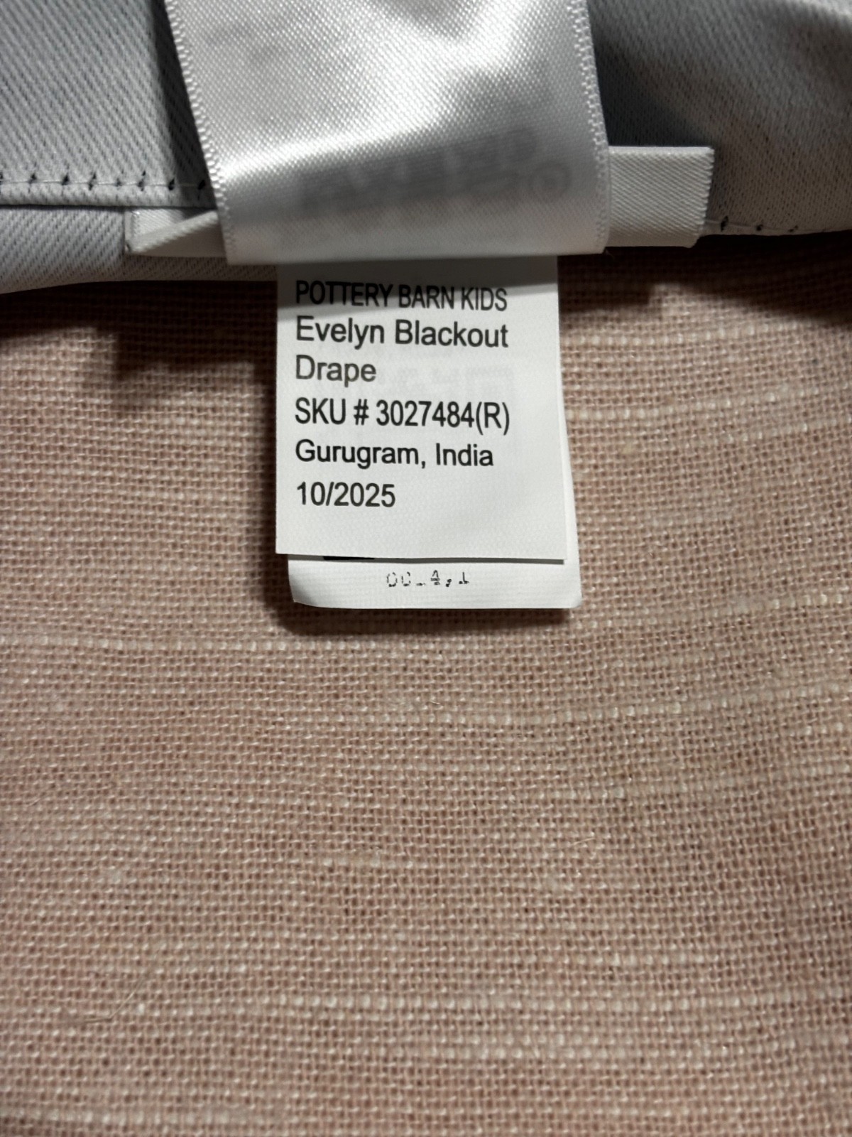 1 Pottery Barn Kids Evelyn Linen Blackout Drape 44×96″ in Blush