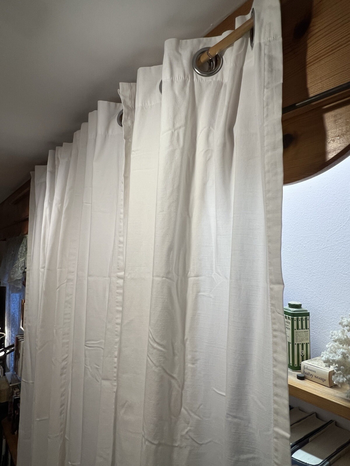 4 panels (2 pr) EUC white poly/cotton “Threshold” (Target brand) 81″Lx42″W each