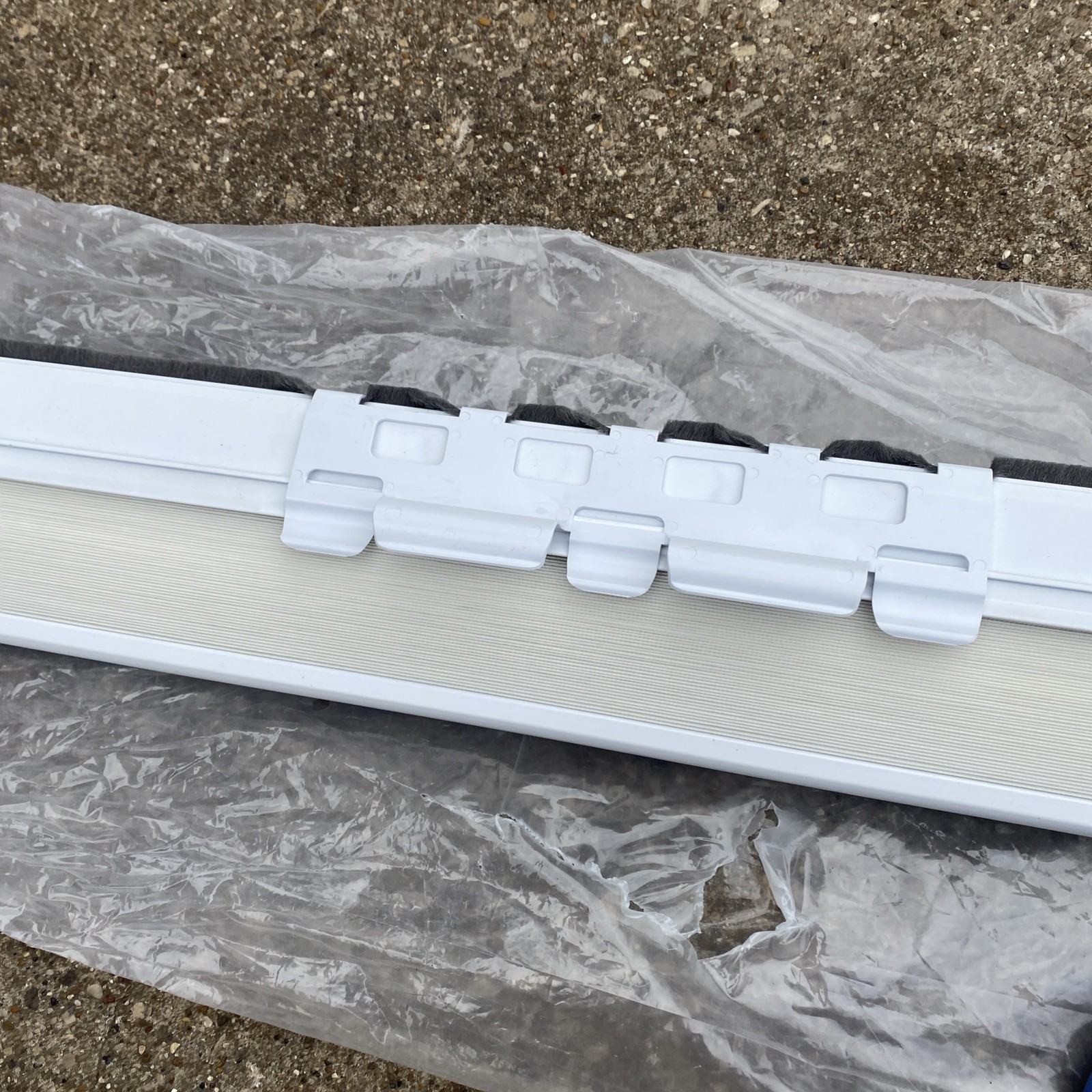 Hunter Douglas Custom Rods And Draperies Motorized Shade. 71.25″ 58.75” WHITE