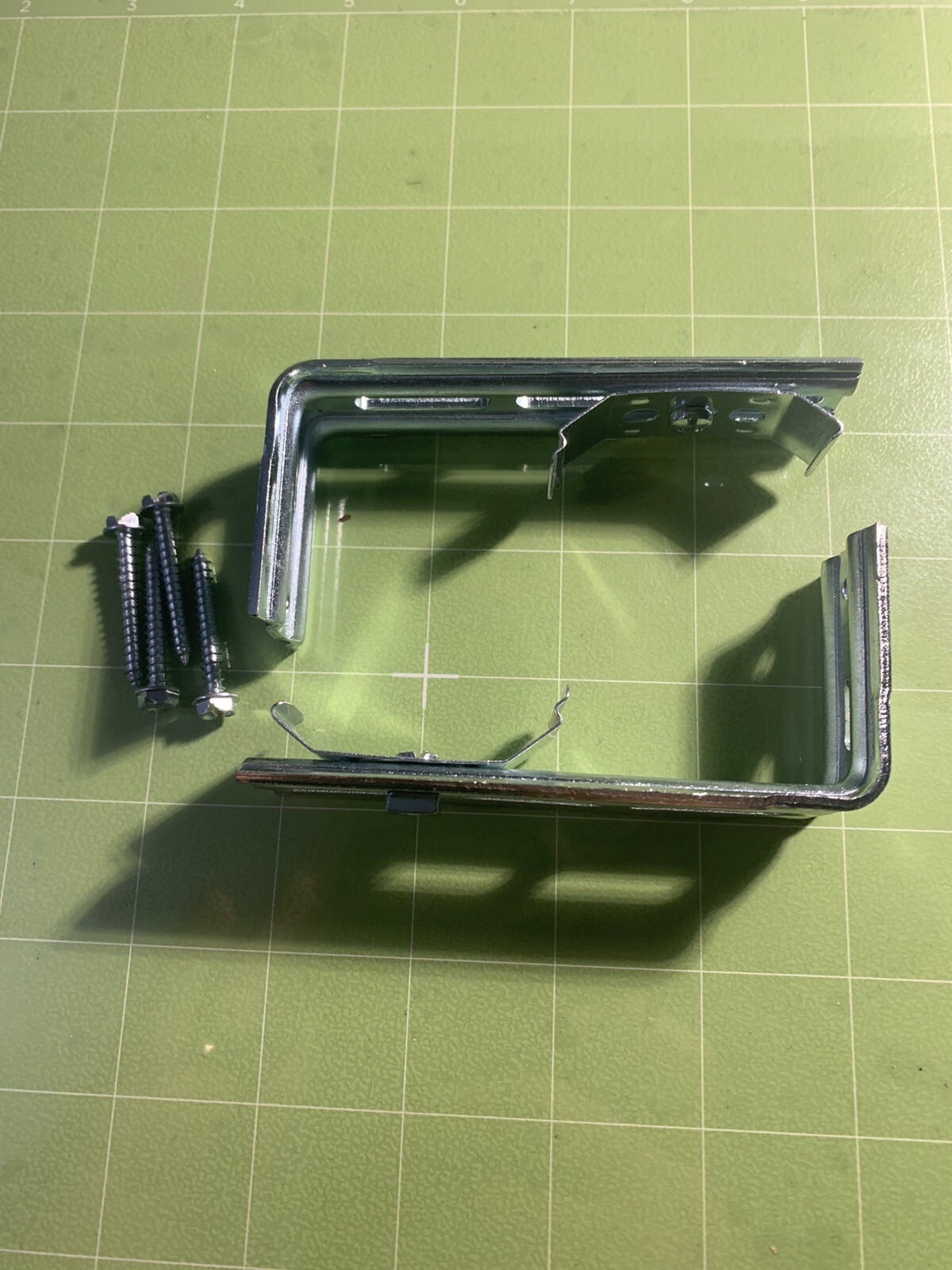 VERTICAL BLIND OUTSIDE MOUNT BRACKET GRABER G-71 & FITS MANY OTHERS – Pair – New