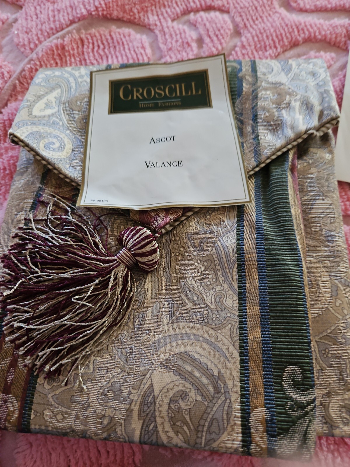Croscill Ascot Single Valance With Tassel 40″ X 25″ New In Packet