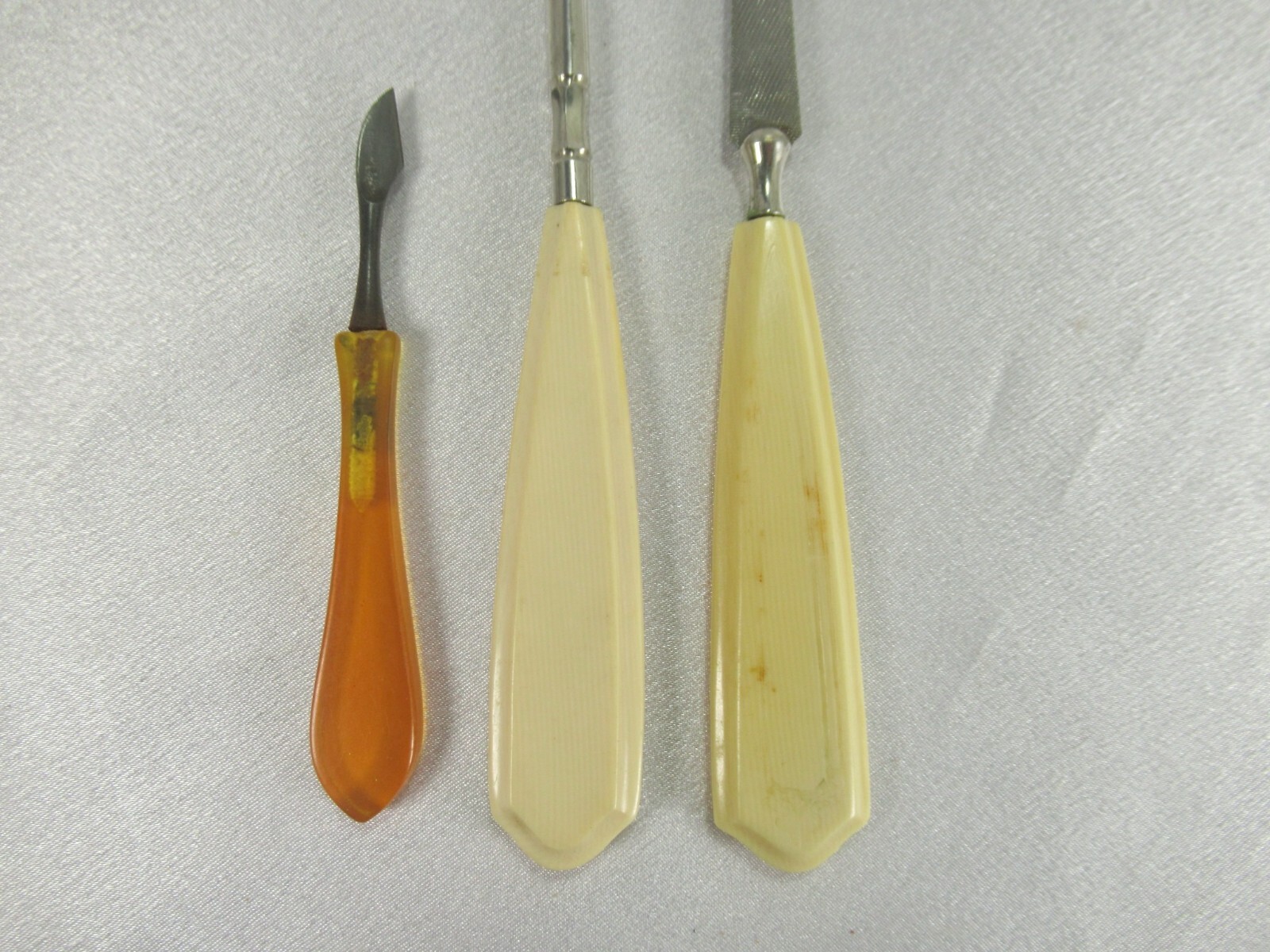 3 VINTAGE BAKELITE GREEN/AMBER & IVORY NAIL FILES & IVORY BUTTON HOOK